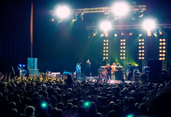 Éclairage de scène sur mesure pour concerts et festivals
